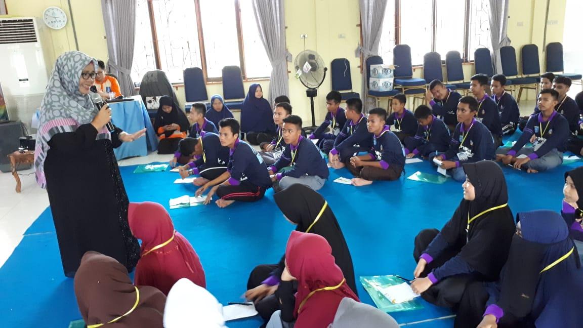 SUSANTI AJAK  FORUM ANAK SELAWANG SEGANTANG BERPARTISIPASI DALAM PEMBANGUNAN