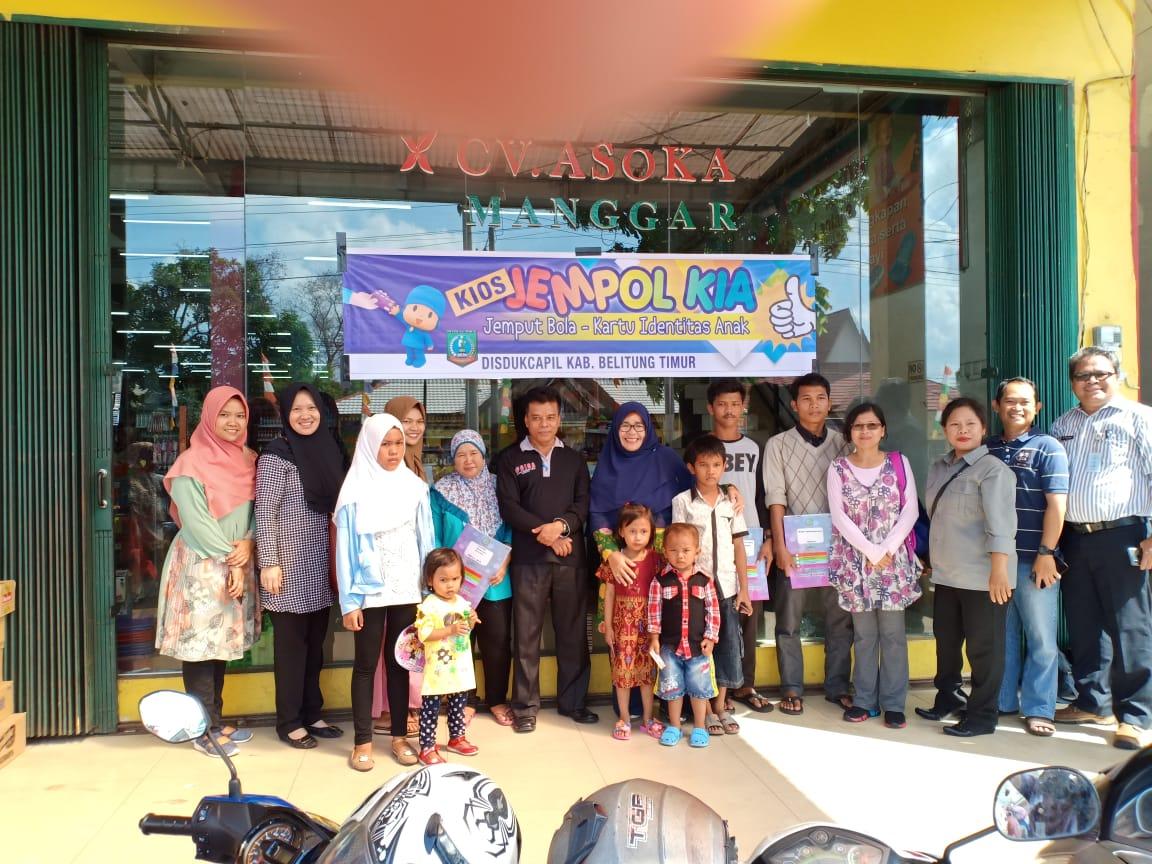 SUSANTI KUNJUNGI 'KIOS JEMPOL KIA' DI BELITUNG TIMUR
