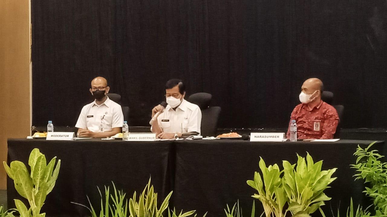 Bimtek Penyelenggaraan Adminduk, Wagub: Perlu Totalitas Pelayanan