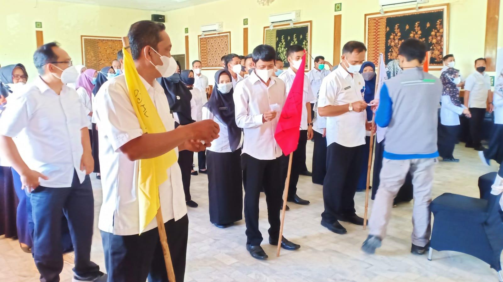 Outbound Melatih Kerja Sama dan Konsentrasi Aparatur Dukcapil, Begini Permainannya