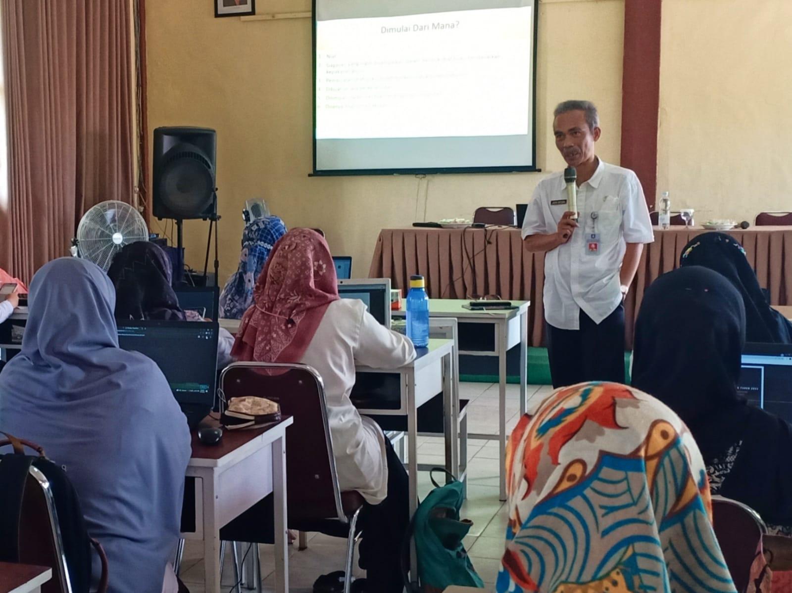 Asyraf Berbagi Ilmu Cara Menjadi Penulis Buku