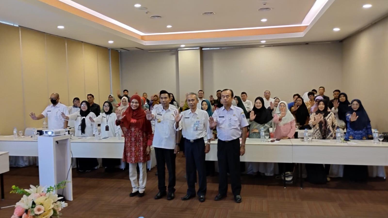 Pj. Gubernur Sejak Lama Melayani Anak Hingga Pelosok Daerah