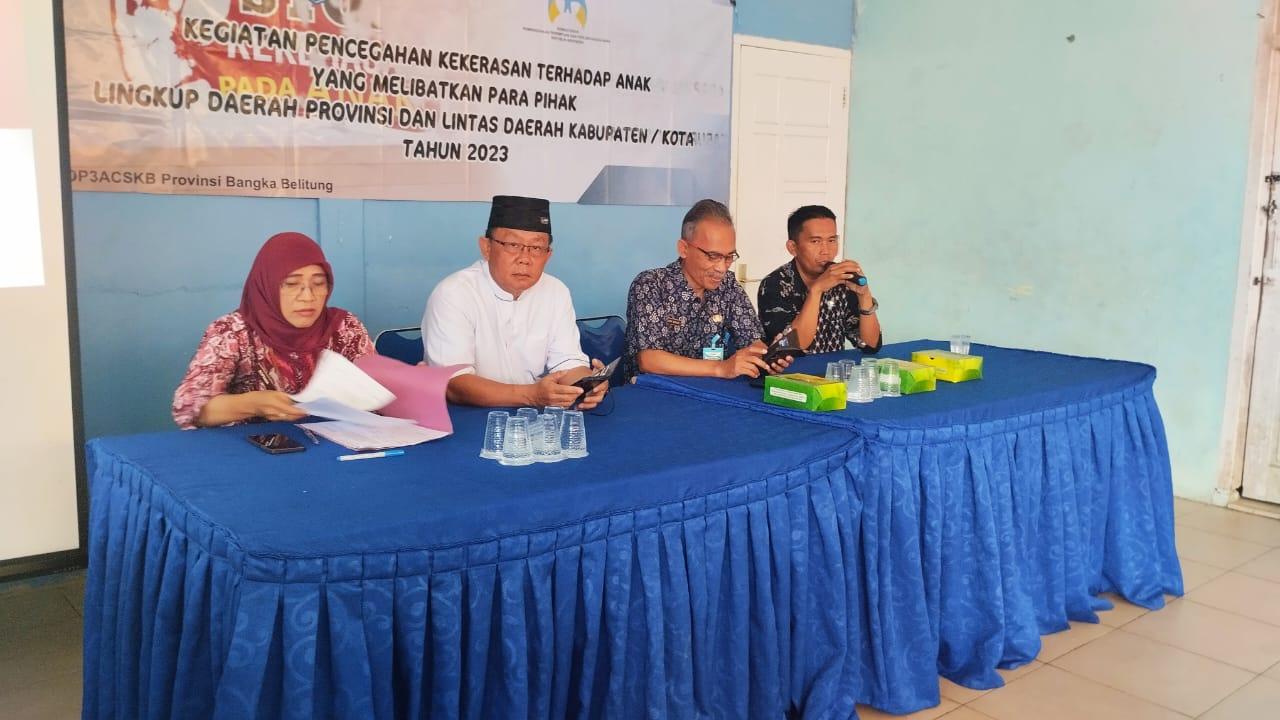 Warga Senyum Hingga Tertawa Saat Asyraf Menyampaikan Materi