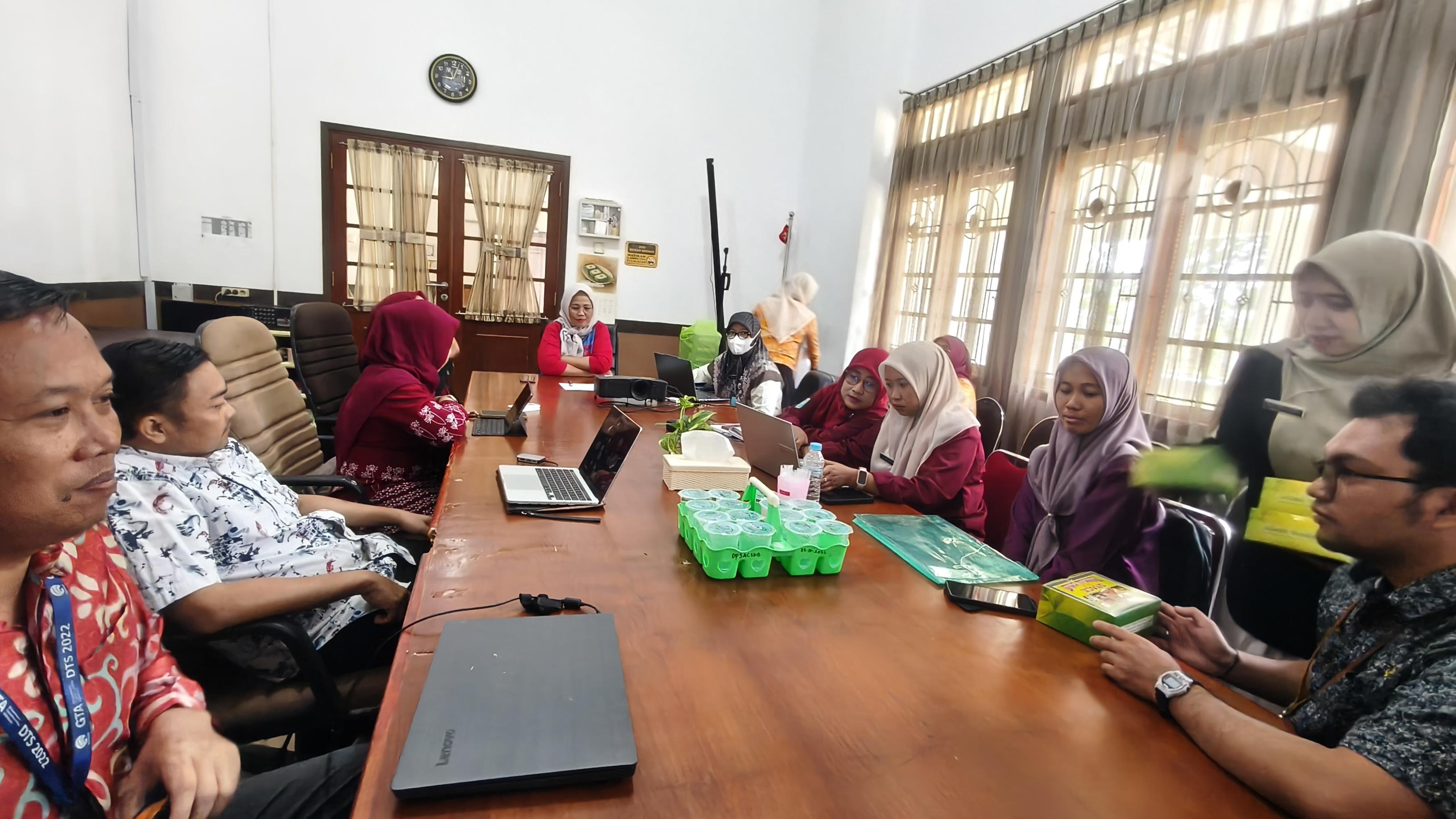 Koordinasi Evaluasi KLA, Megawati Sarankan DPPKBPPPA Bangka Tengah Tingkatkan Koordinasi