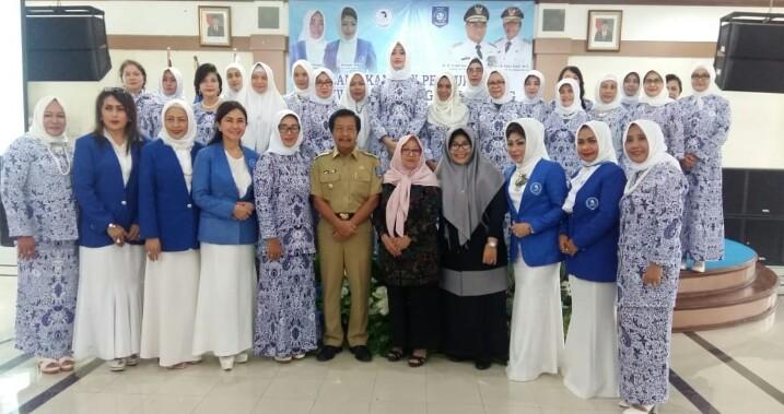 Hadiri Pelantikan IWAPI Babel, Ini Harapan Susanti