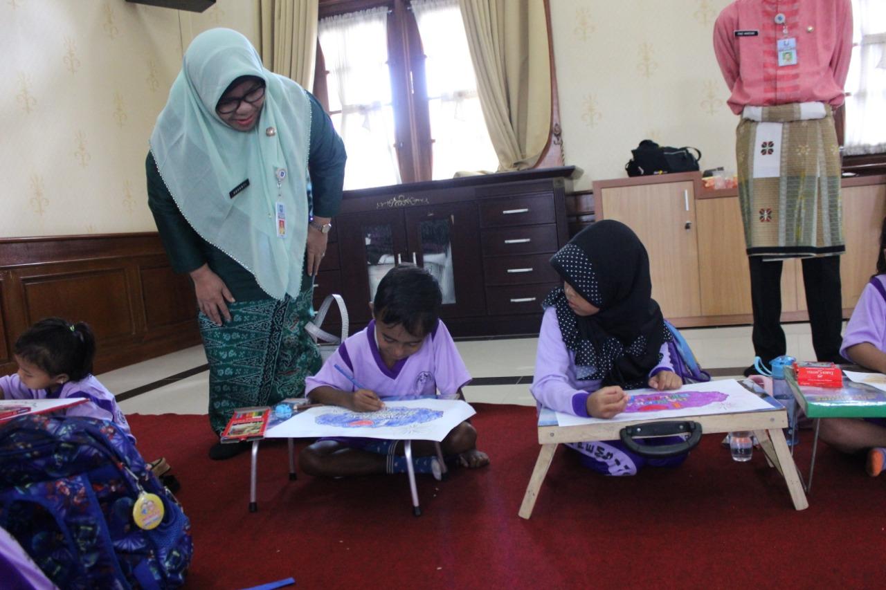 DP3ACSKB Gelar Lomba Mewarnai pada Festival Budaya dan Ekonomi Antar Bangsa